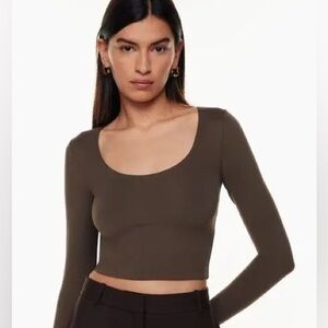 Aritzia babaton long sleeve scoop neck crop top